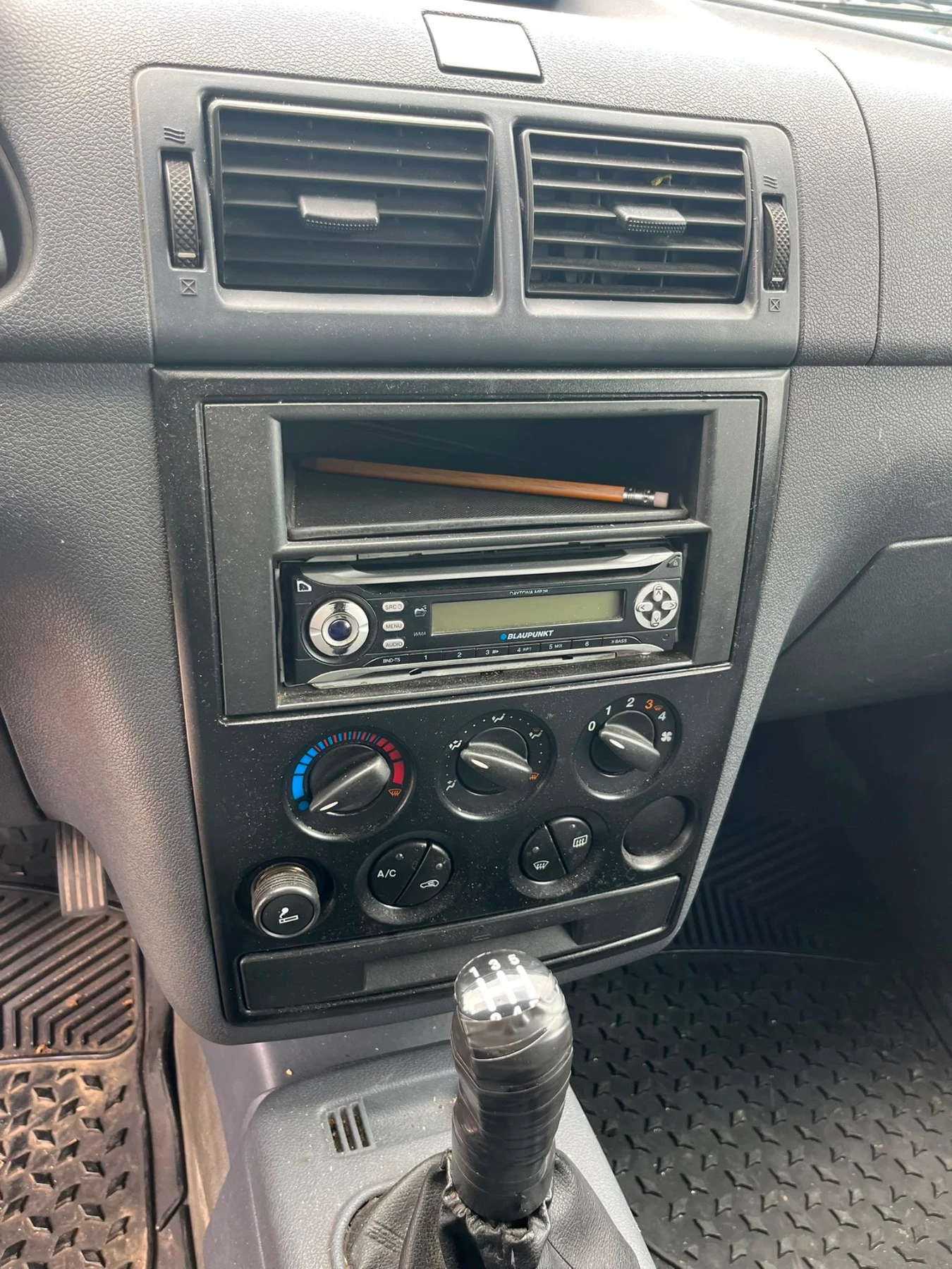 Ford Courier, снимка 9 - Автомобили и джипове - 55153034