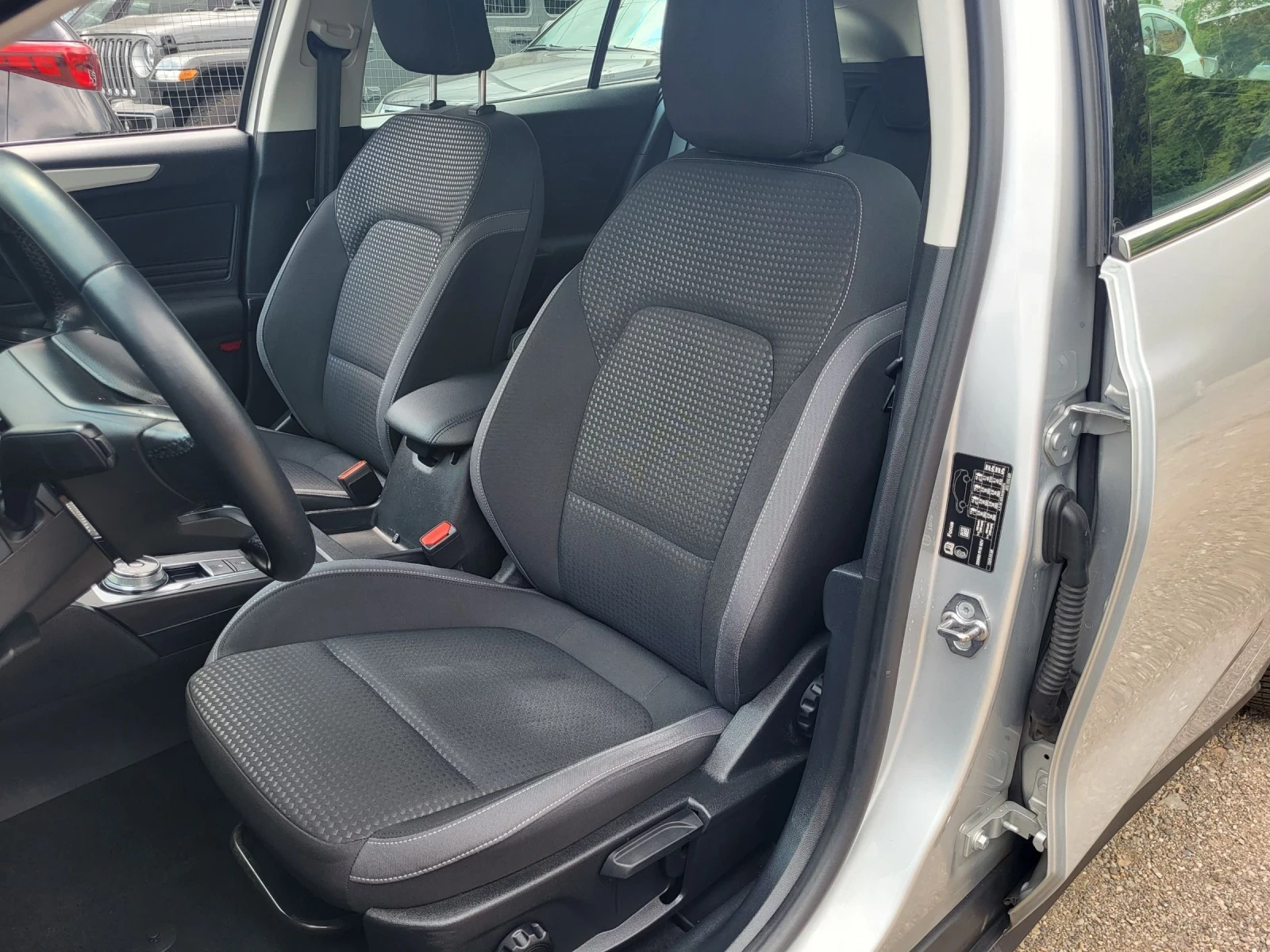 Ford Focus 1.5 TDCI / NAVY/LED/КАМЕРА, снимка 9 - Автомобили и джипове - 55176487