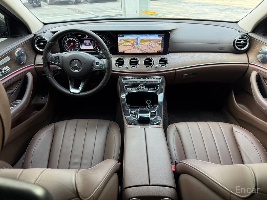 Mercedes-Benz E 220, снимка 7 - Автомобили и джипове - 55510521