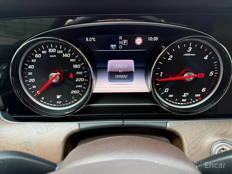 Mercedes-Benz E 220, снимка 8 - Автомобили и джипове - 55510521