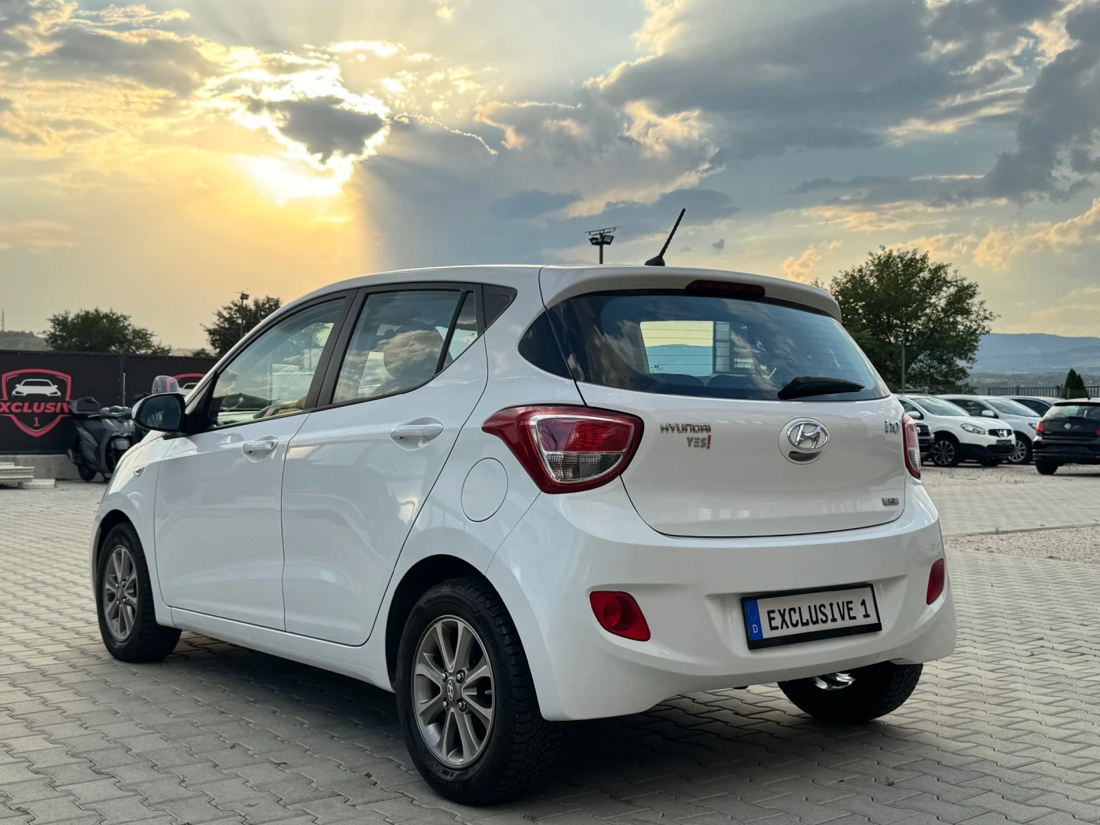 Hyundai I10 1.2i YES TOP, снимка 3 - Автомобили и джипове - 55944698