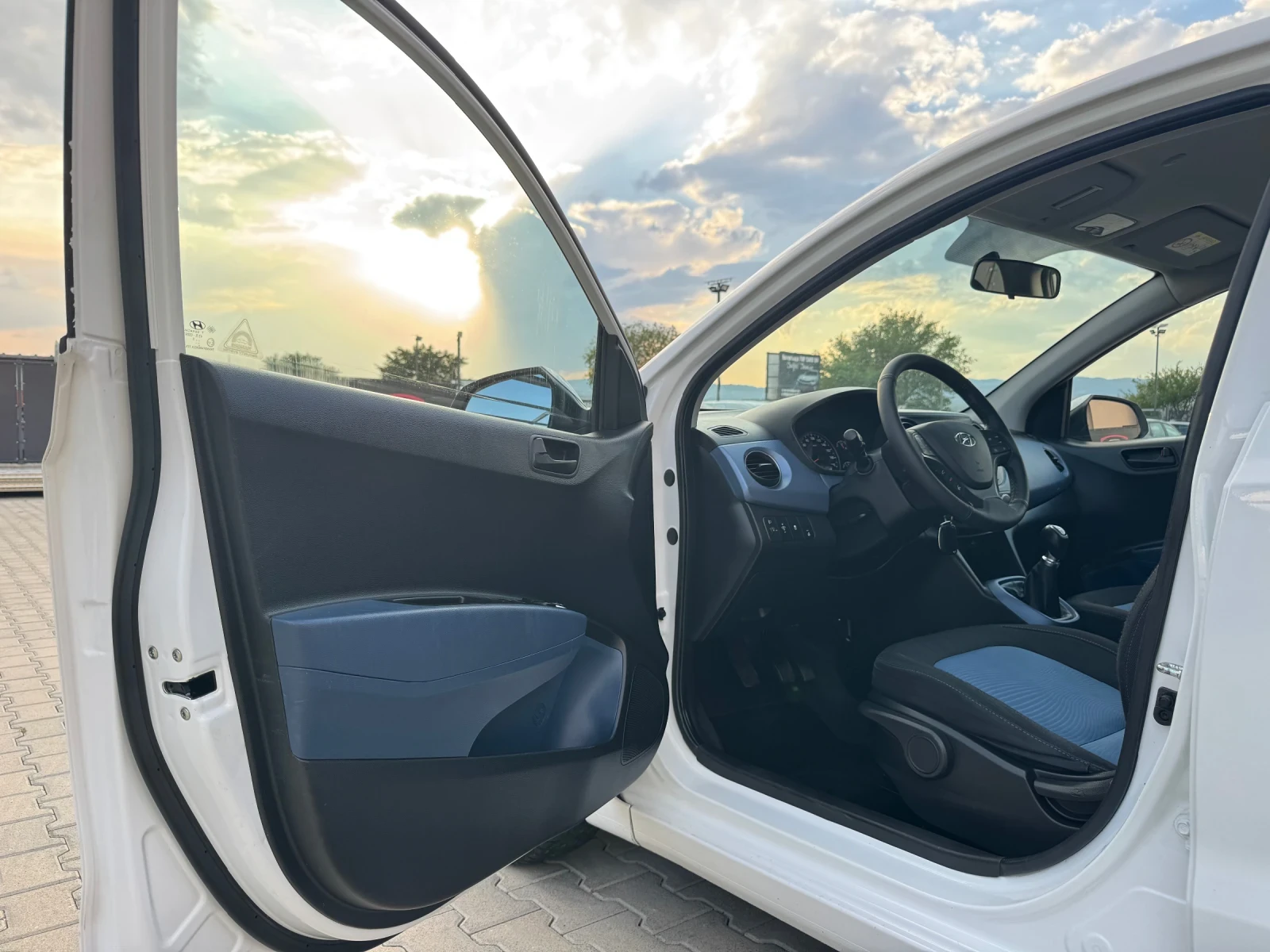 Hyundai I10 1.2i YES TOP, снимка 9 - Автомобили и джипове - 55944698