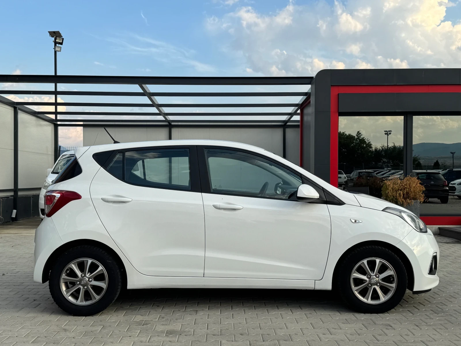 Hyundai I10 1.2i YES TOP, снимка 6 - Автомобили и джипове - 55944698