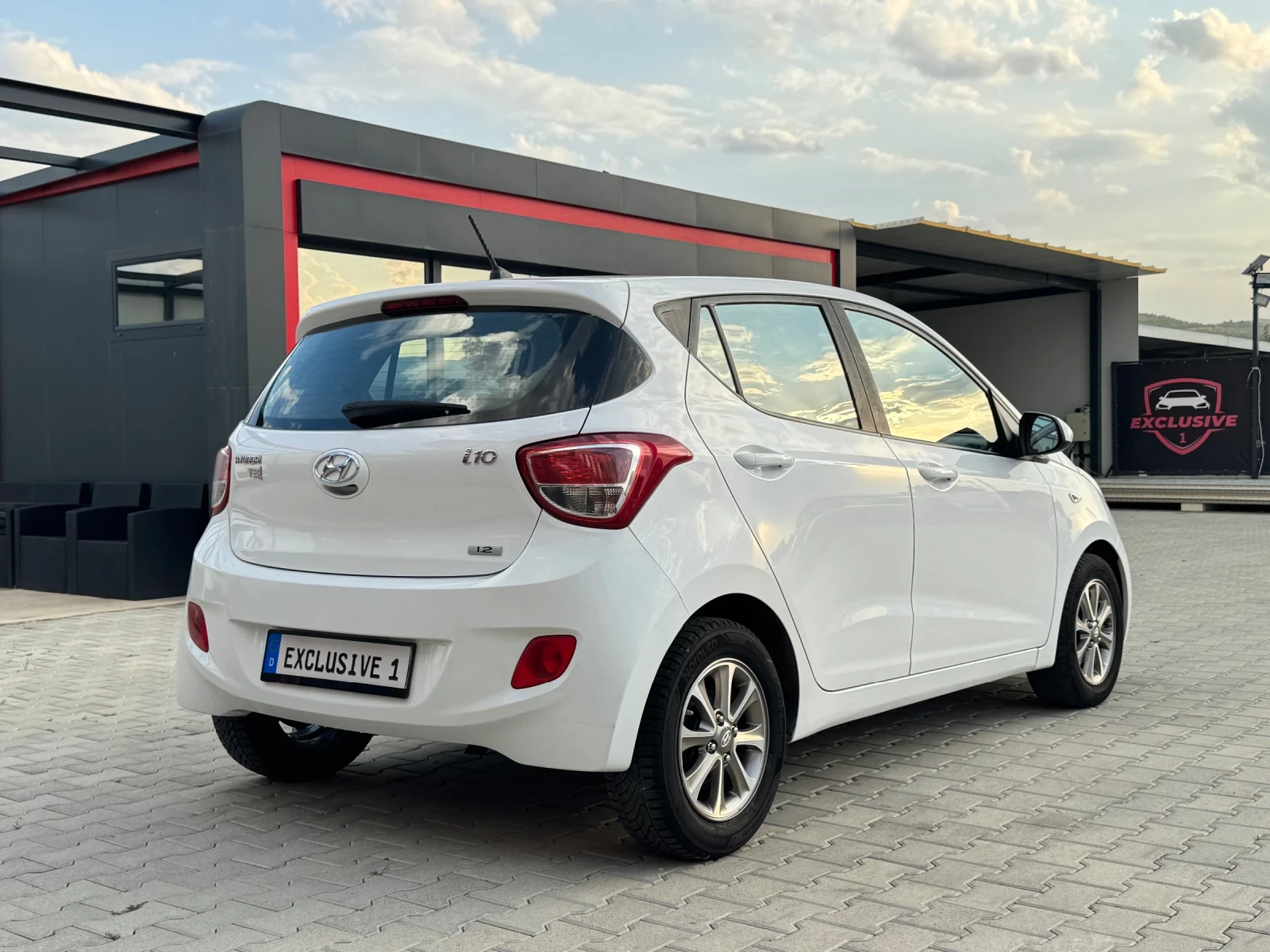 Hyundai I10 1.2i YES TOP, снимка 5 - Автомобили и джипове - 55944698