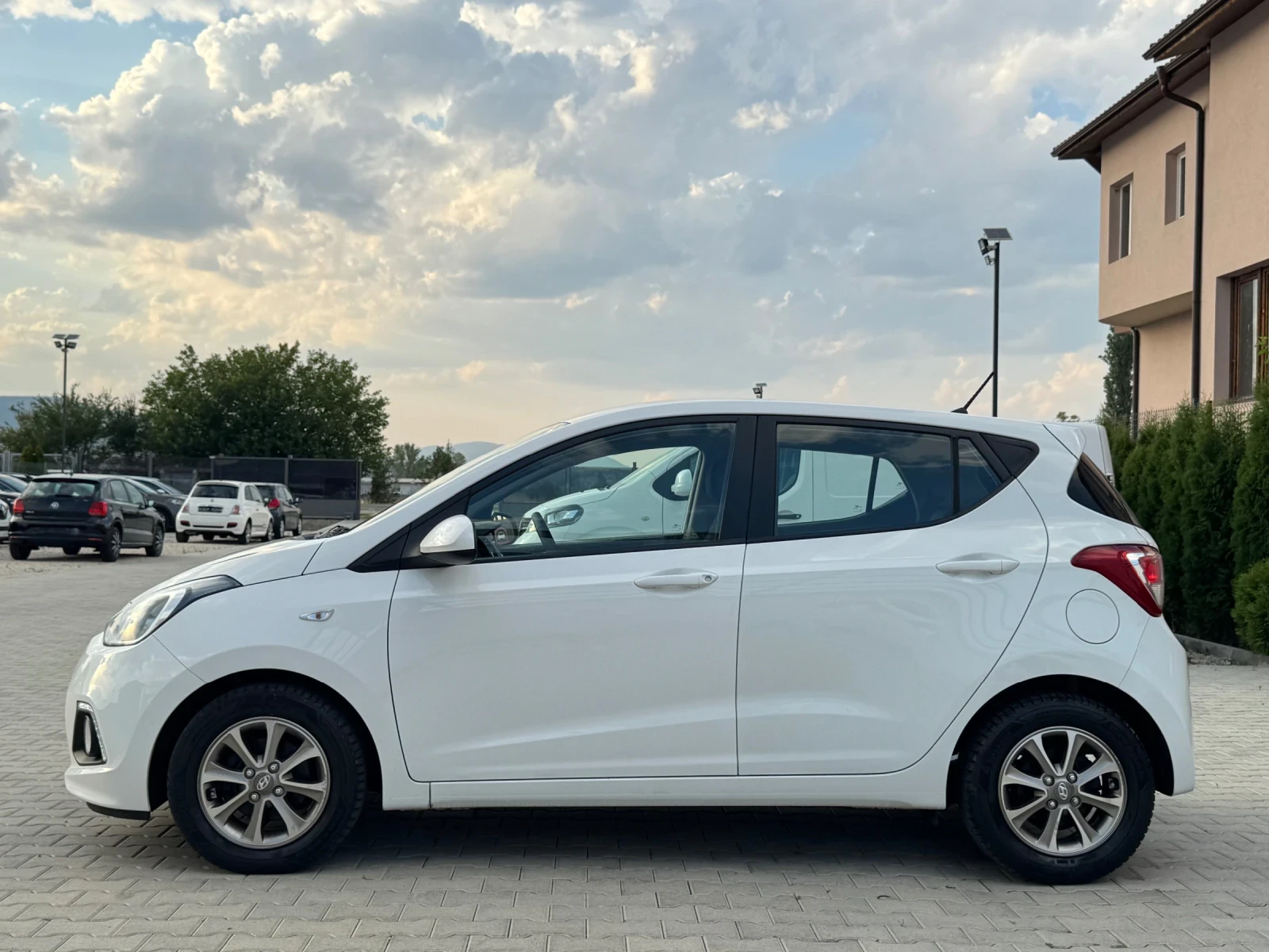 Hyundai I10 1.2i YES TOP, снимка 2 - Автомобили и джипове - 55944698