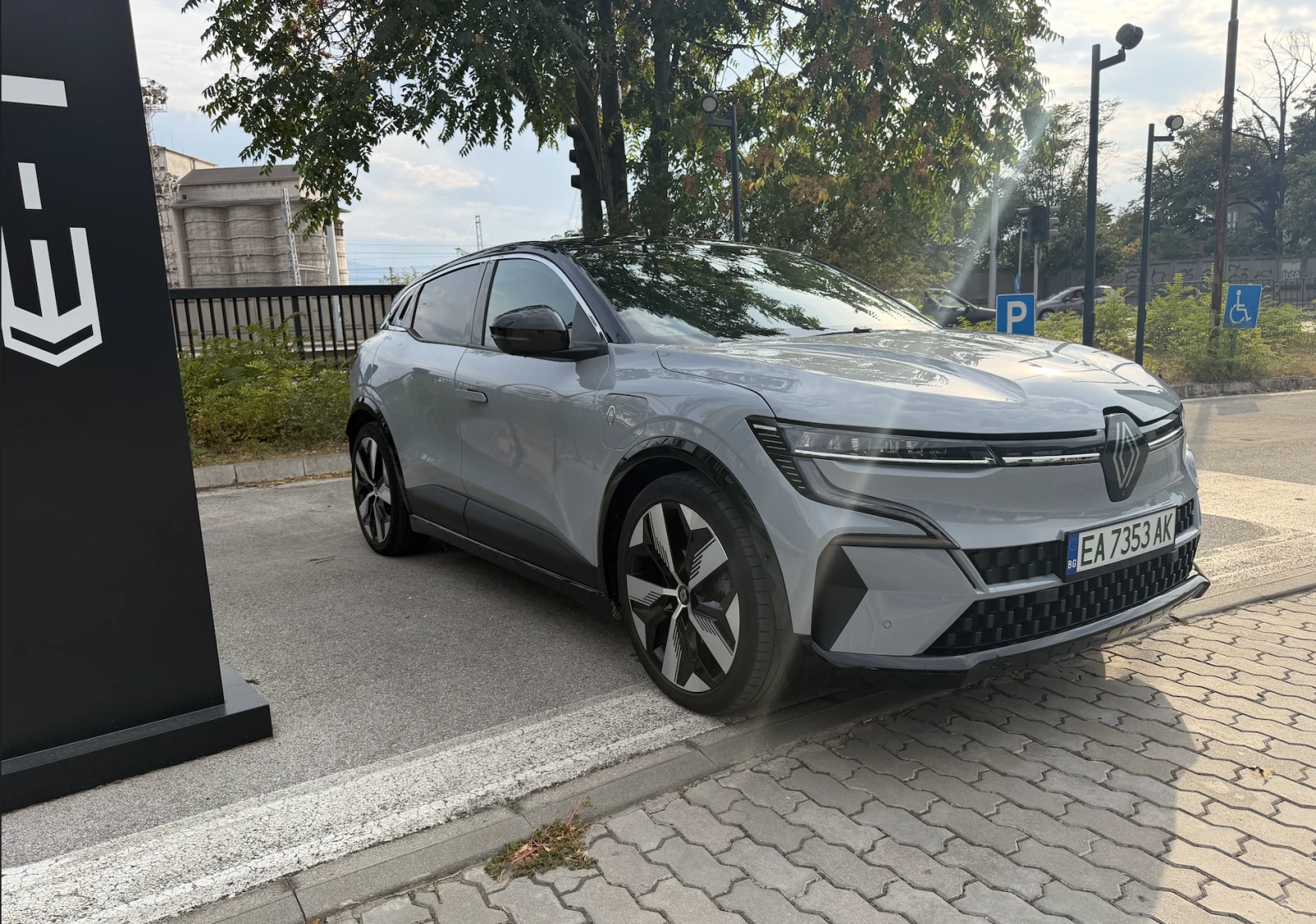 Renault Megane e-tech techno EV60 220 optimum charge , снимка 2 - Автомобили и джипове - 56046588