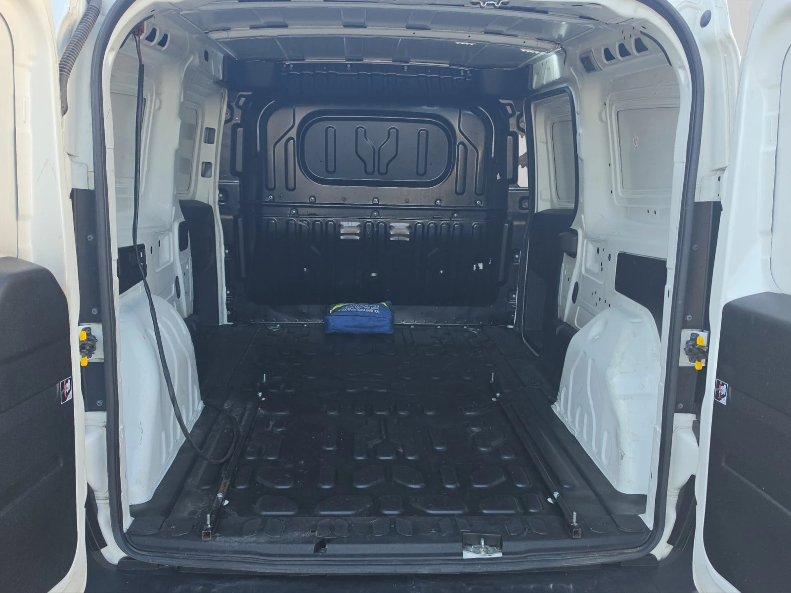 Fiat Doblo 1.6D 105hp BVM6 E6//2202R17, снимка 13 - Автомобили и джипове - 56421851