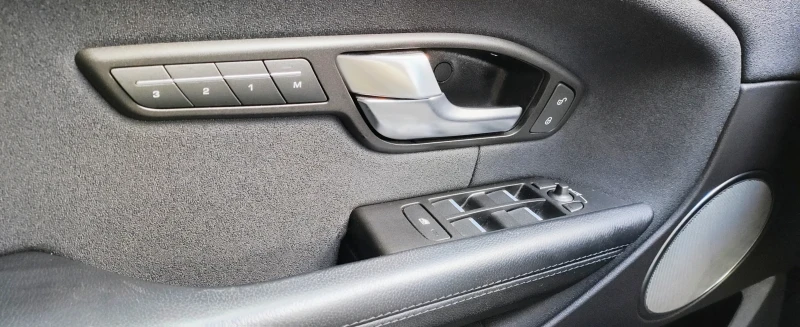 Land Rover Range Rover Evoque, снимка 13 - Автомобили и джипове - 52108929