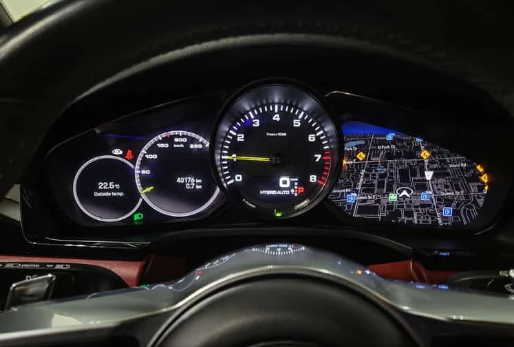 Porsche Cayenne * E Hybrid AWD * ПОДГРЕВ * ОБДУХВАНЕ * 360 , снимка 8 - Автомобили и джипове - 54029962