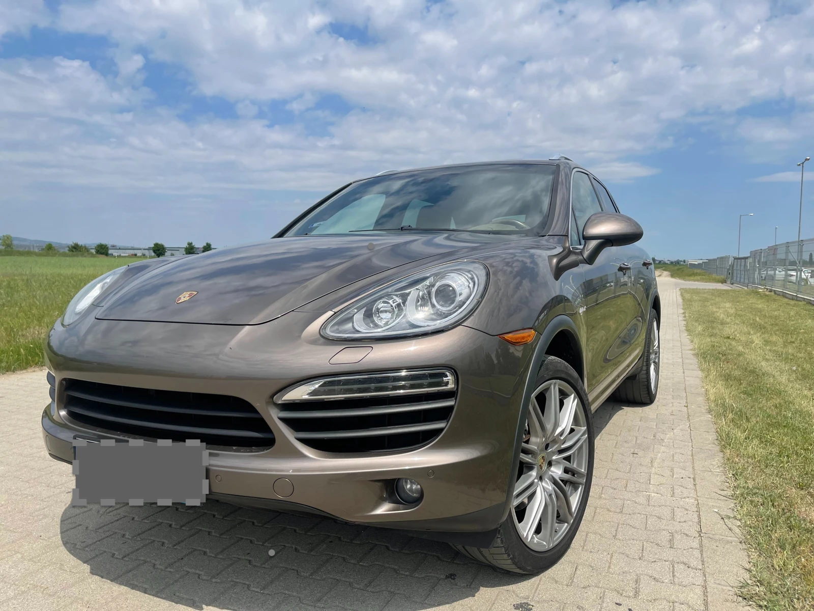 Porsche Cayenne Hybrid  - изображение 2