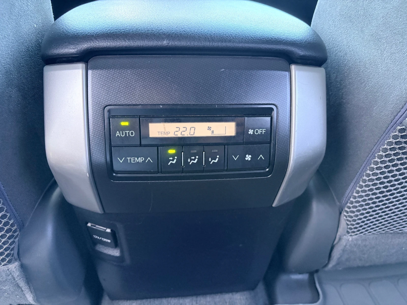 Toyota Land cruiser 140000km100%EXECUTIVE CAMERA LED KEYLESS, снимка 12 - Автомобили и джипове - 54230472