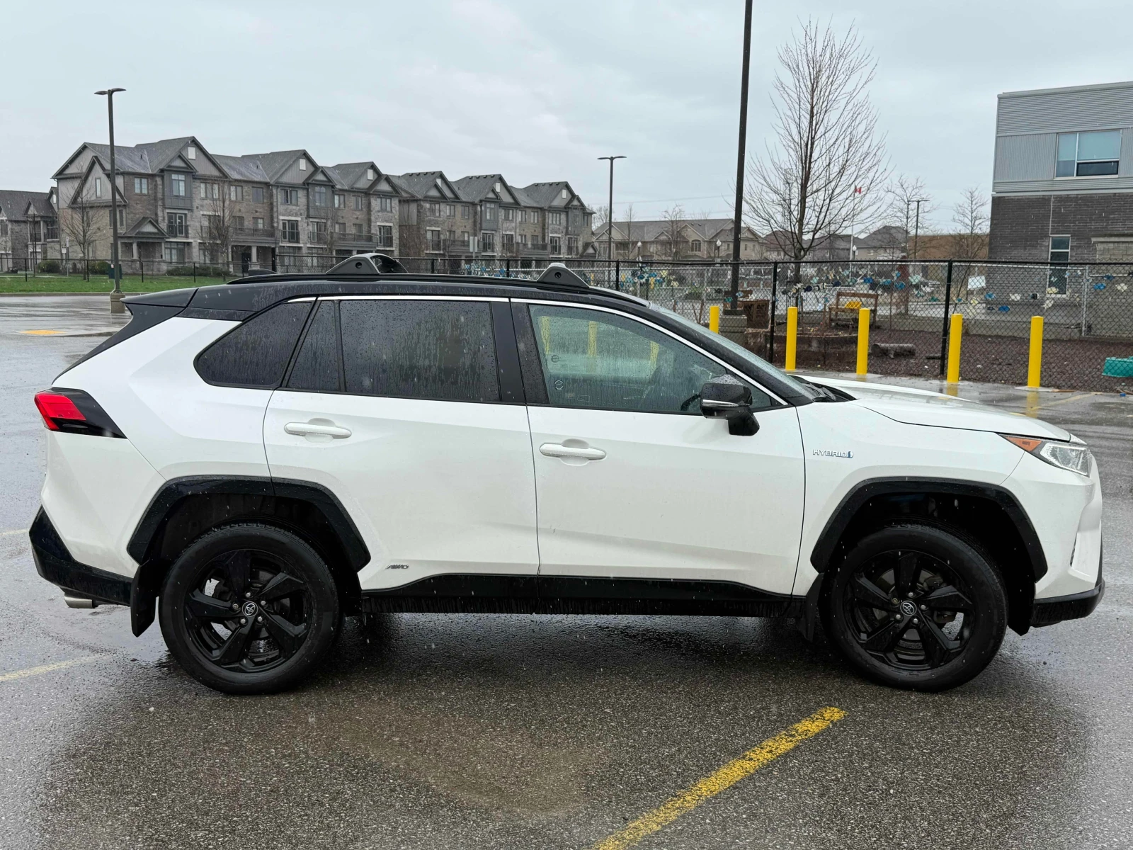 Toyota Rav4 HYBRID XSE * * CARFAX * * АВТО КРЕДИТ * * , снимка 3 - Автомобили и джипове - 54241246
