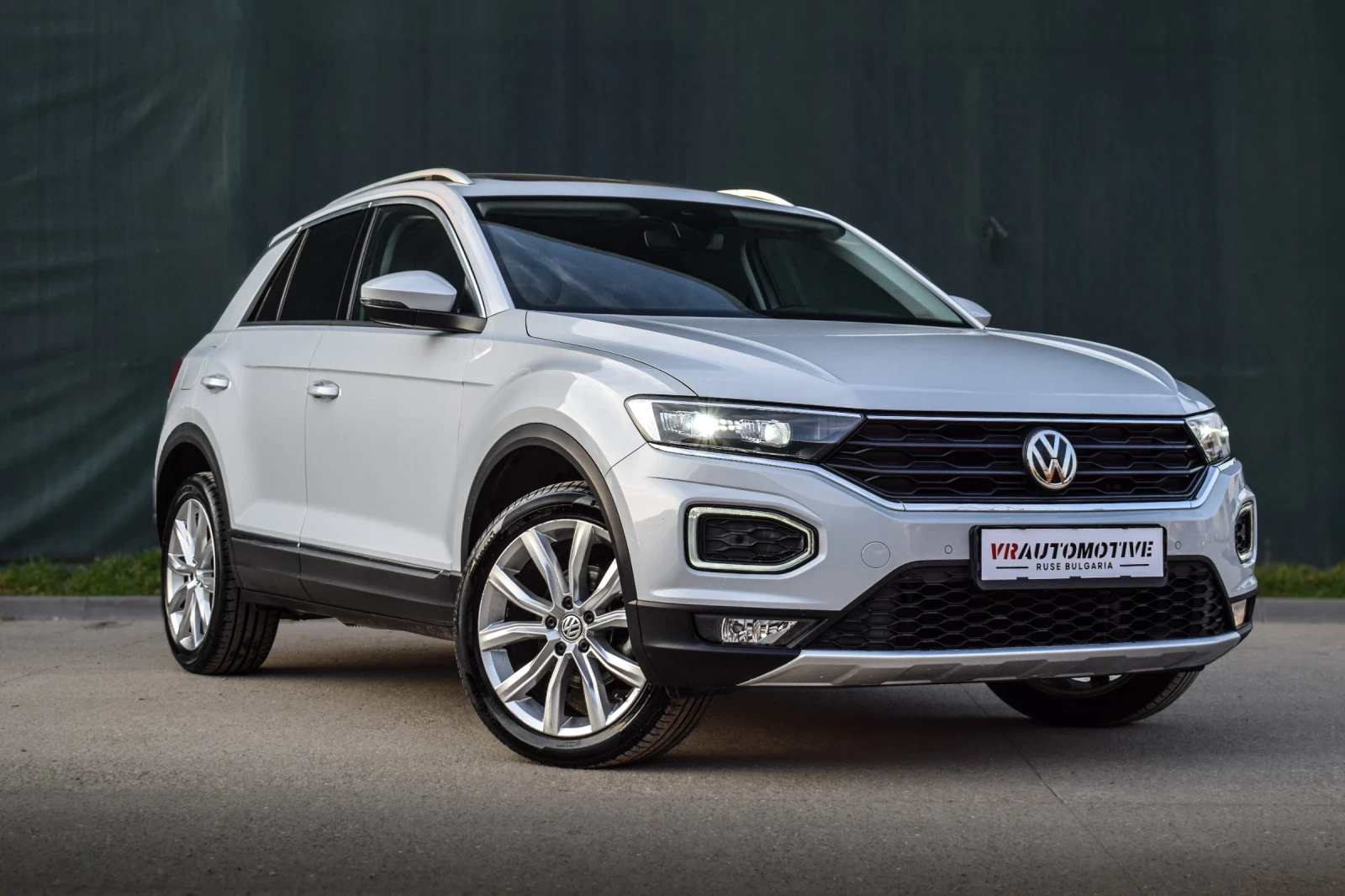 VW T-Roc 1.5 TSI Digital/Keyless/панорама, снимка 3 - Автомобили и джипове - 54843011