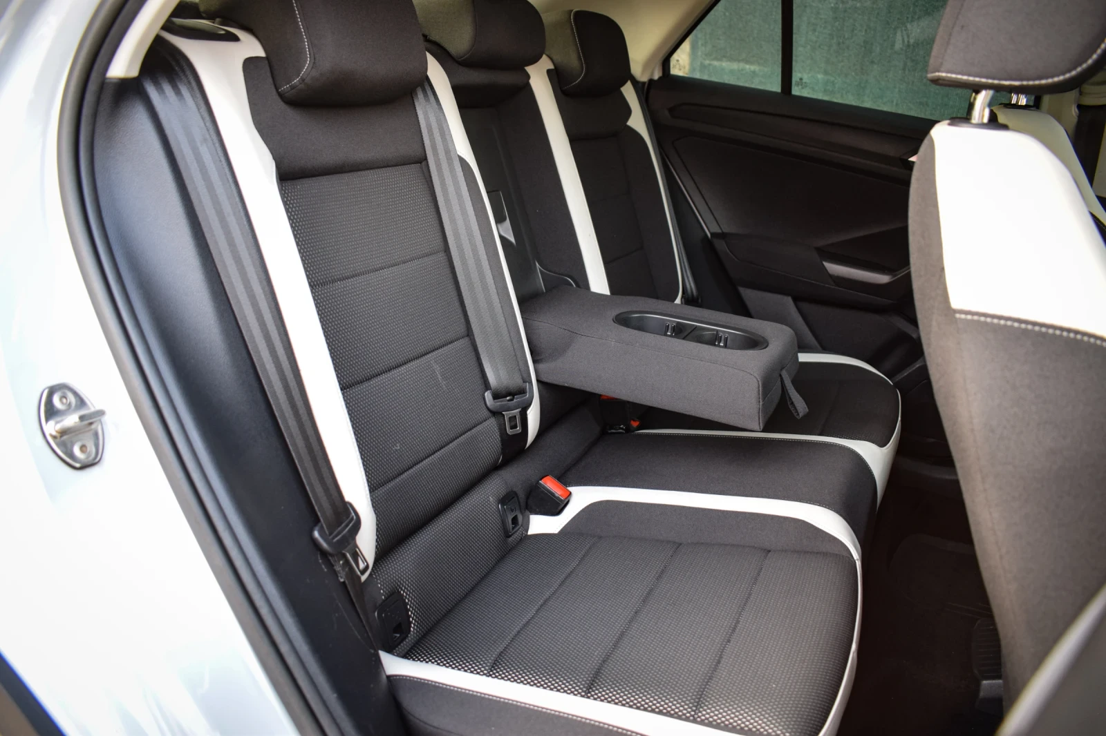 VW T-Roc 1.5 TSI Digital/Keyless/панорама, снимка 15 - Автомобили и джипове - 54843011