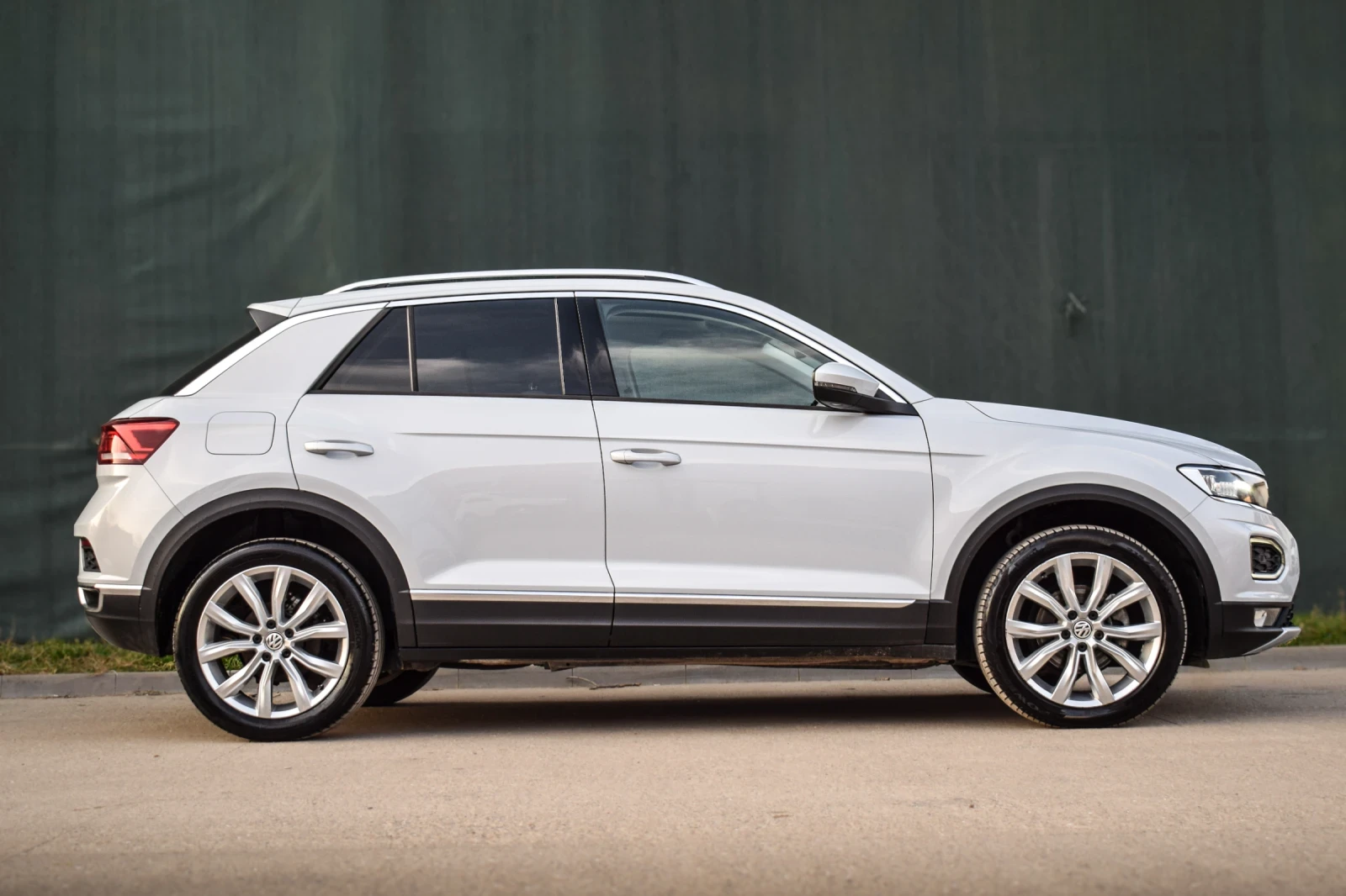 VW T-Roc 1.5 TSI Digital/Keyless/панорама, снимка 4 - Автомобили и джипове - 54843011