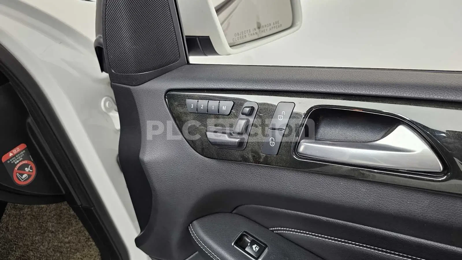Mercedes-Benz ML 250 d 4MATIC AMG| КАМЕРА| ПОДГРЕВ| ПАНО| ВКЛ.ТЕХНОТЕСТ, снимка 10 - Автомобили и джипове - 54957039