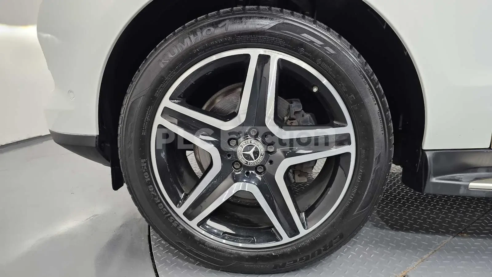 Mercedes-Benz ML 250 d 4MATIC AMG| КАМЕРА| ПОДГРЕВ| ПАНО| ВКЛ.ТЕХНОТЕСТ, снимка 17 - Автомобили и джипове - 54957039