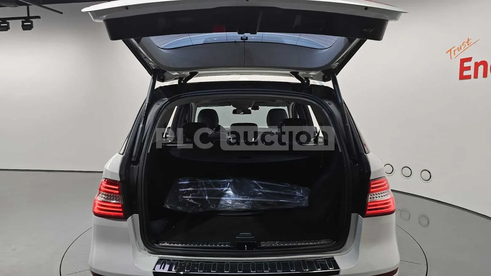 Mercedes-Benz ML 250 d 4MATIC AMG| КАМЕРА| ПОДГРЕВ| ПАНО| ВКЛ.ТЕХНОТЕСТ, снимка 14 - Автомобили и джипове - 54957039