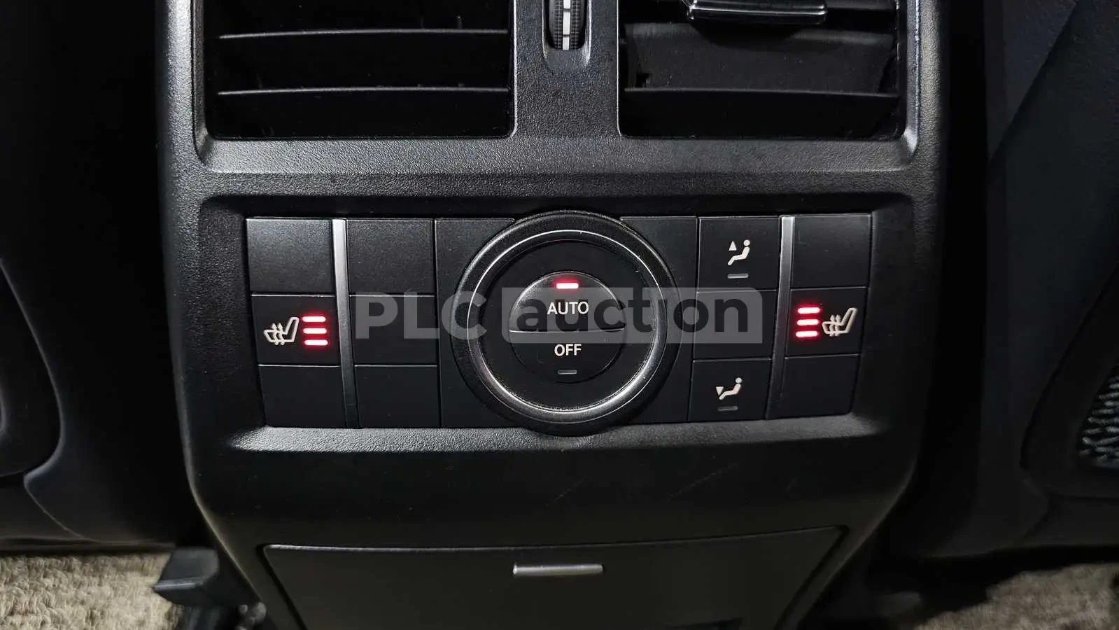 Mercedes-Benz ML 250 d 4MATIC AMG| КАМЕРА| ПОДГРЕВ| ПАНО| ВКЛ.ТЕХНОТЕСТ, снимка 12 - Автомобили и джипове - 54957039