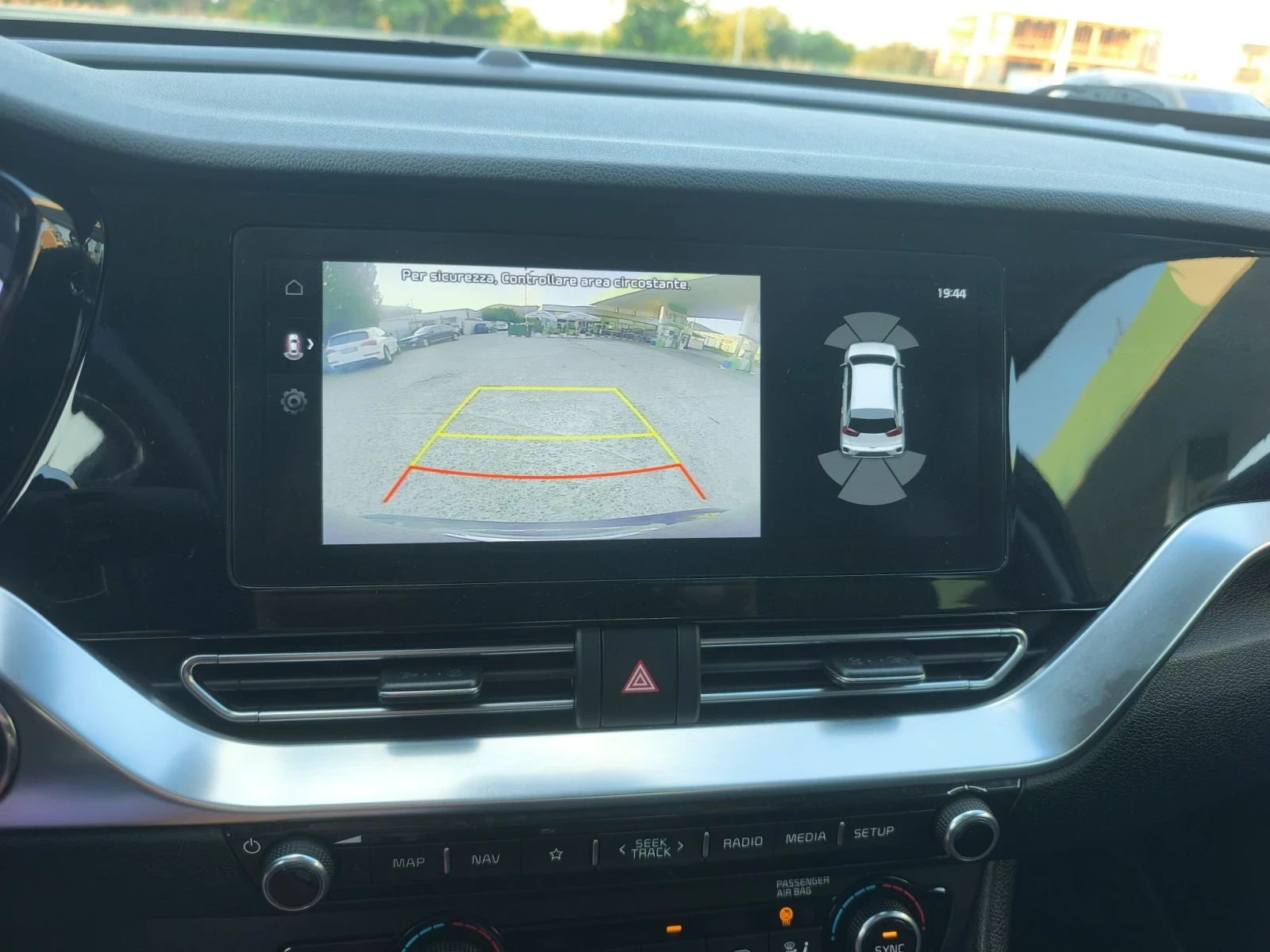 Kia Niro 1.6HYBRID  FULL SERVICE IN KIA NEW !!!, снимка 9 - Автомобили и джипове - 55729982