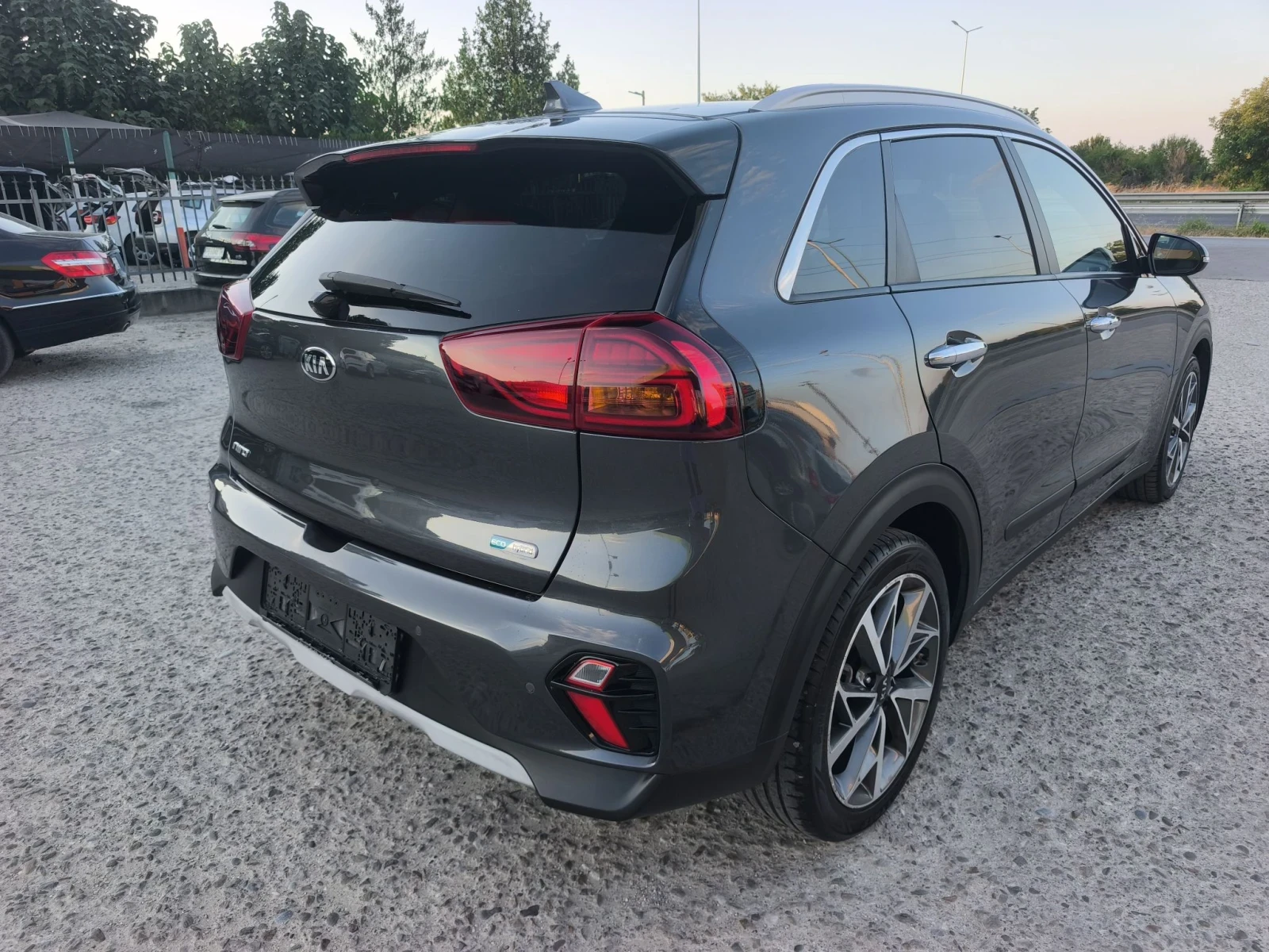 Kia Niro 1.6HYBRID  FULL SERVICE IN KIA NEW !!!, снимка 3 - Автомобили и джипове - 55729982