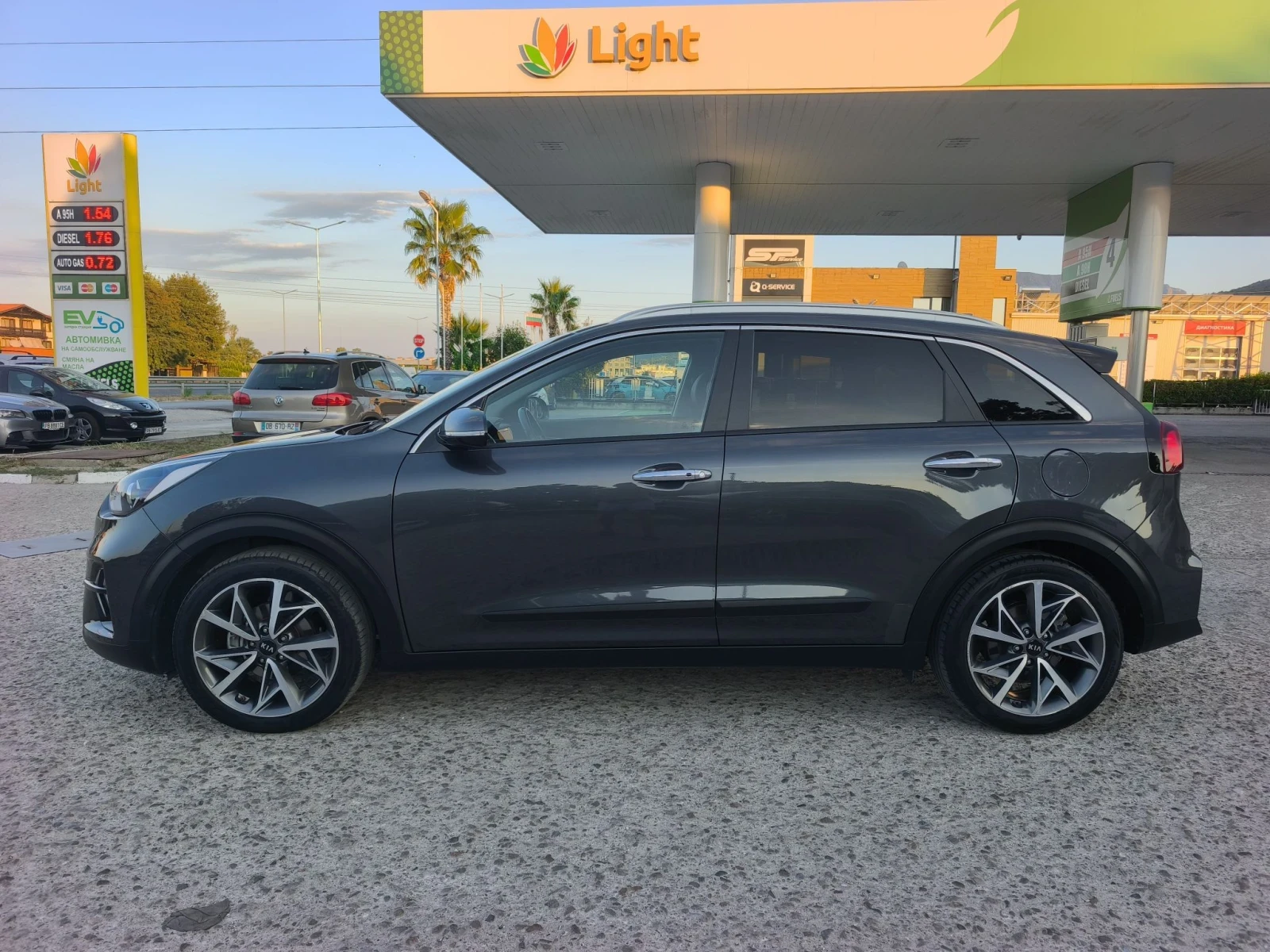 Kia Niro 1.6HYBRID  FULL SERVICE IN KIA NEW !!!, снимка 5 - Автомобили и джипове - 55729982