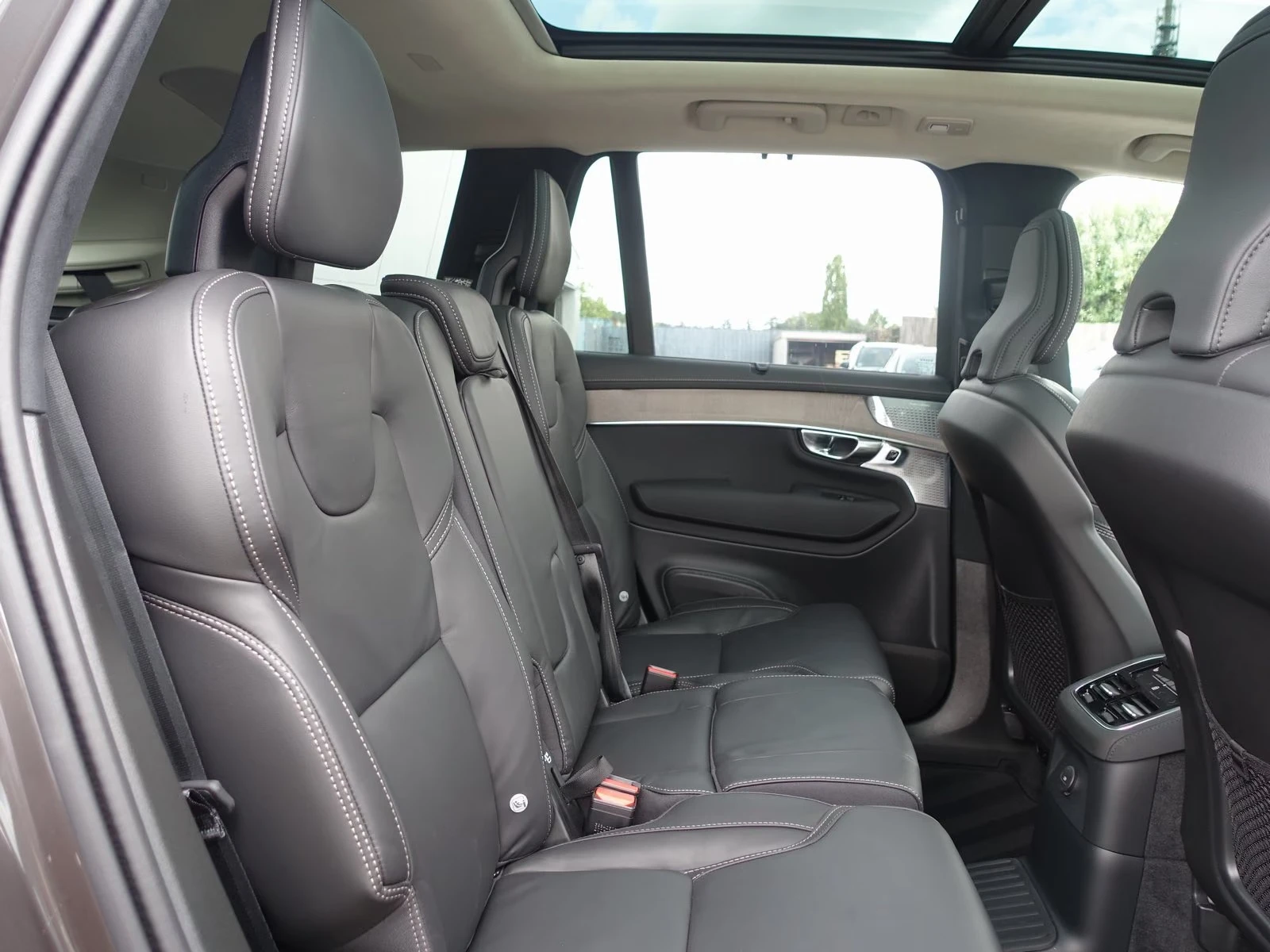 Volvo Xc90 T8 AWD Ultra Dark FourC 7seats, снимка 15 - Автомобили и джипове - 55846011