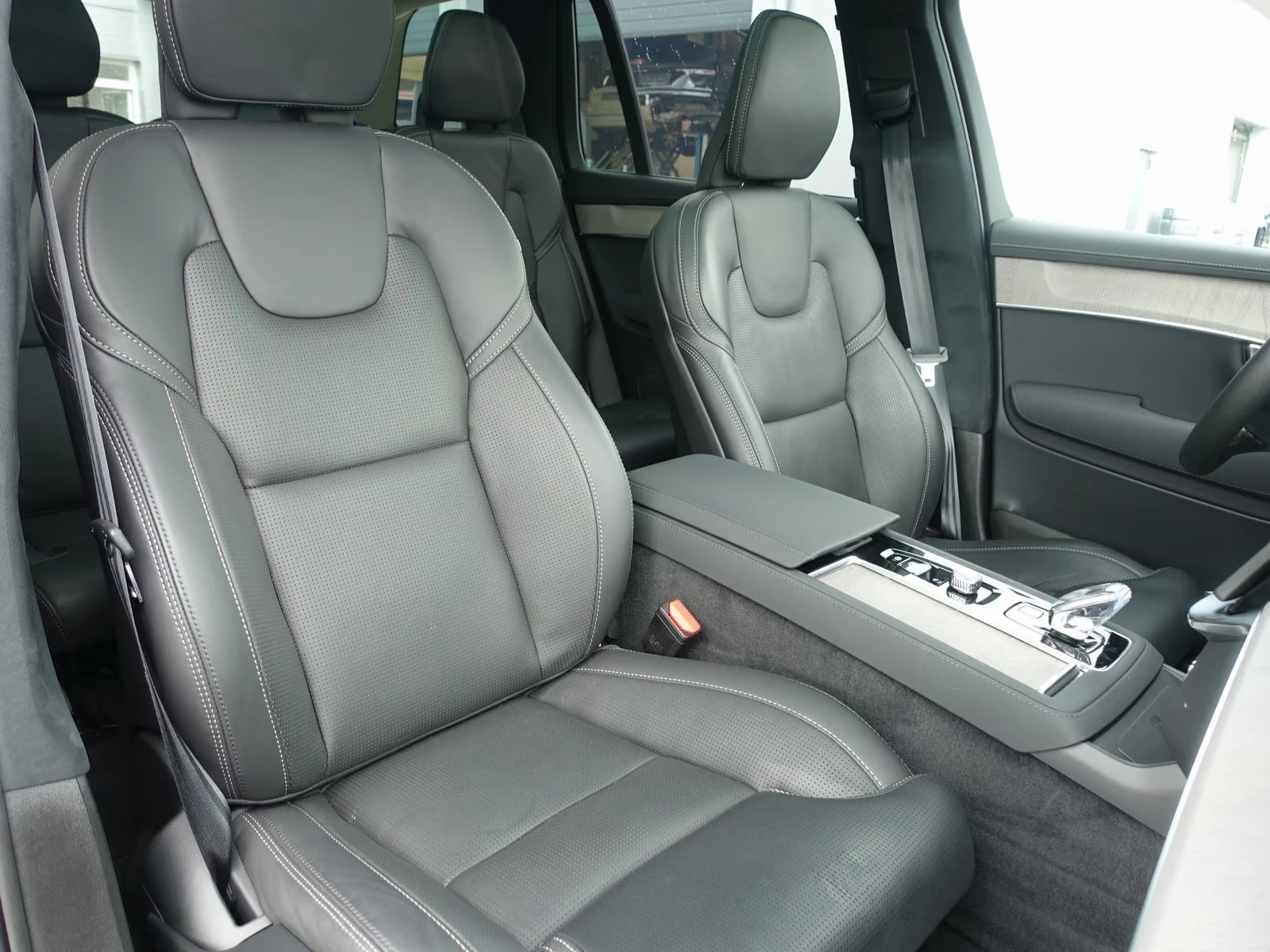 Volvo Xc90 T8 AWD Ultra Dark FourC 7seats, снимка 14 - Автомобили и джипове - 55846011