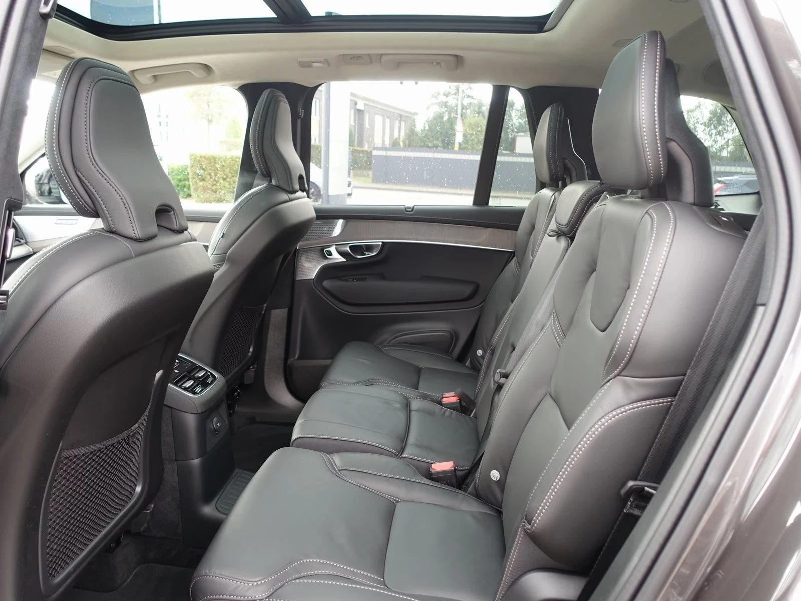 Volvo Xc90 T8 AWD Ultra Dark FourC 7seats, снимка 12 - Автомобили и джипове - 55846011