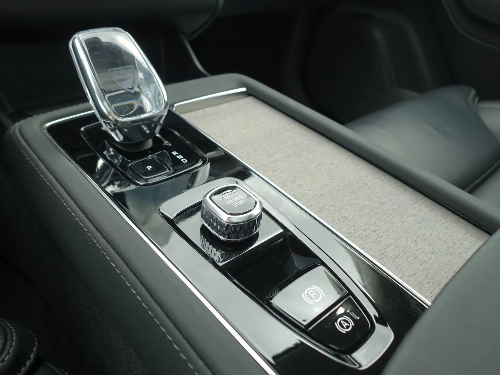 Volvo Xc90 T8 AWD Ultra Dark FourC 7seats, снимка 10 - Автомобили и джипове - 55846011