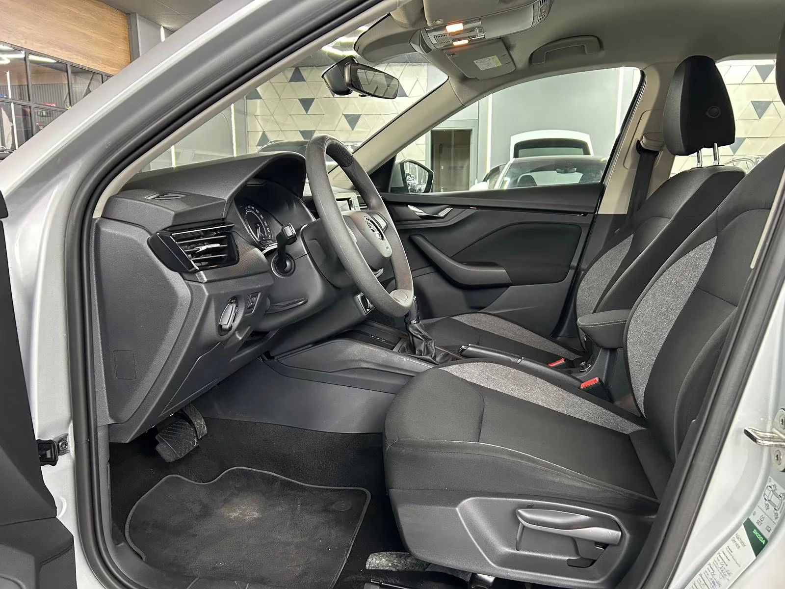 Skoda Kamiq ACTIVE/110HP/CPLAY/NAVI/LED/ACC/666q, снимка 7 - Автомобили и джипове - 55940001