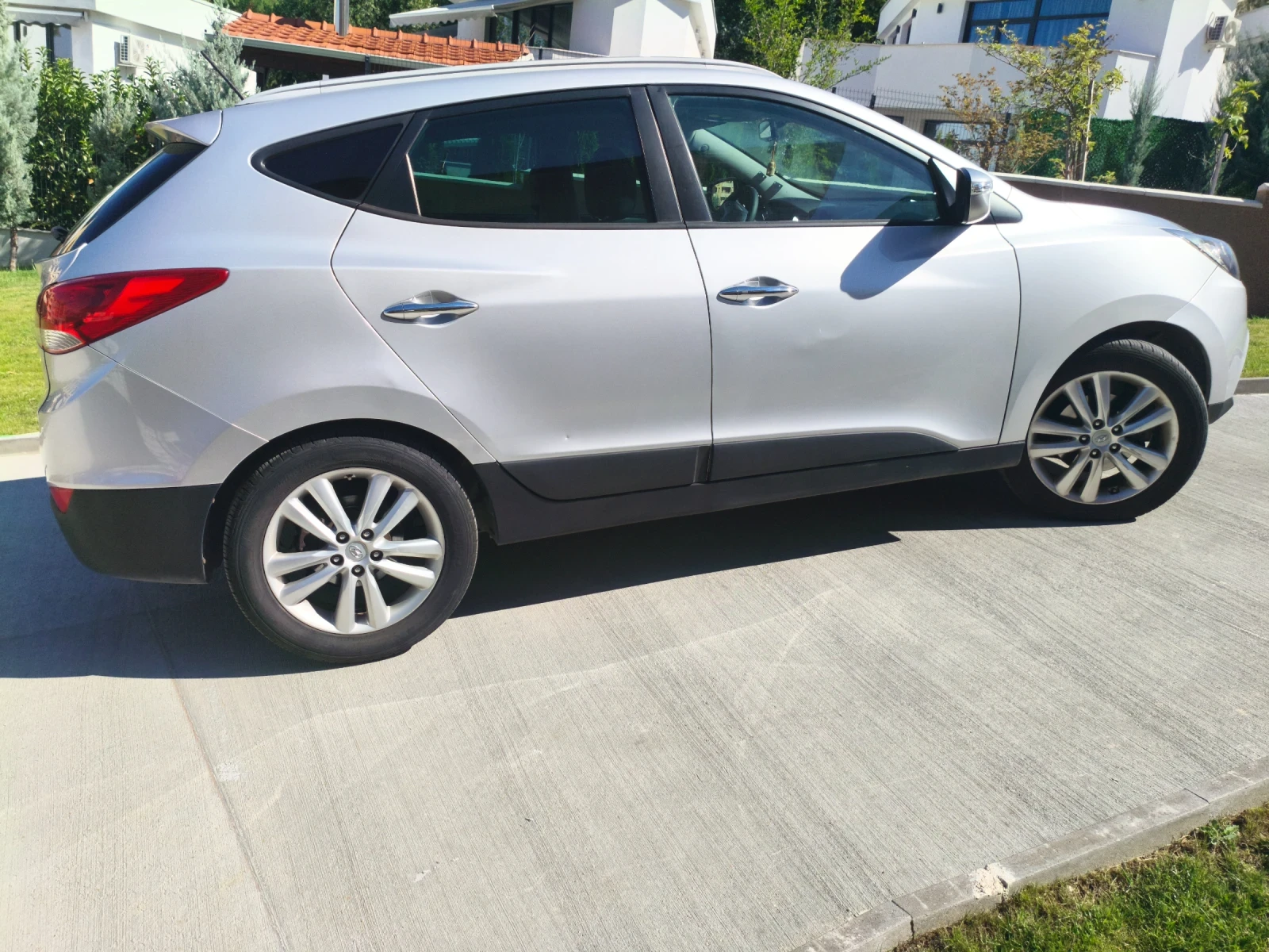 Hyundai IX35 2.0 CRDI Vertex AWD, снимка 4 - Автомобили и джипове - 55976414