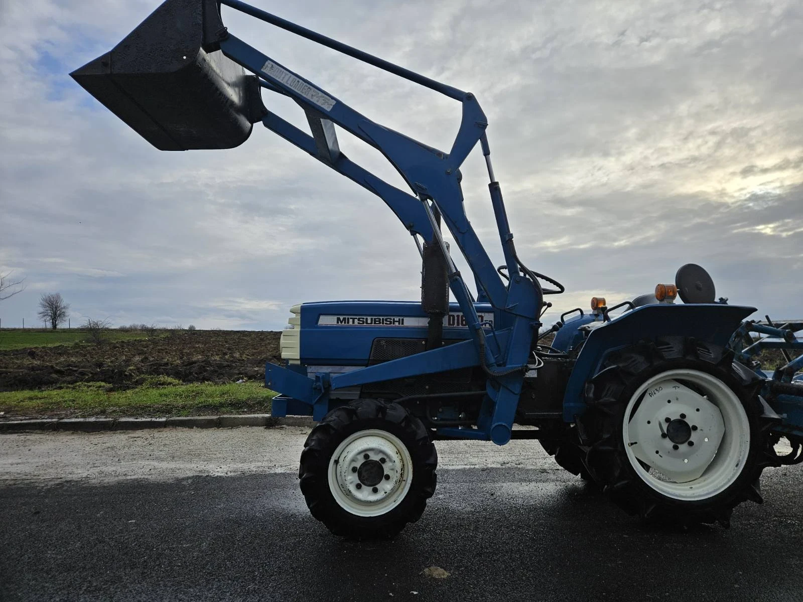 Трактор Yanmar MITSUBISHI-D1650fd, 4x4 - изображение 4