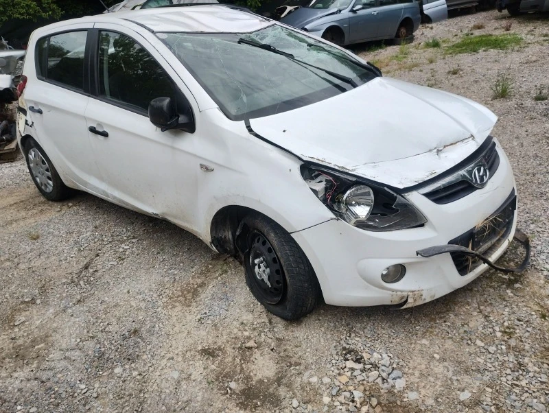 Hyundai I20, снимка 3 - Автомобили и джипове - 41210691