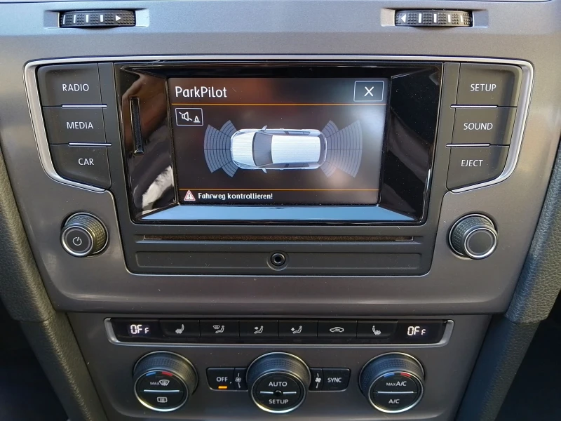 VW Golf 7   1.2 BLUEMOTION, снимка 13 - Автомобили и джипове - 52682597