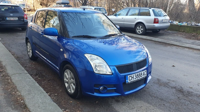Suzuki Swift 1.3i Автоматик 4вр., снимка 2 - Автомобили и джипове - 53121426