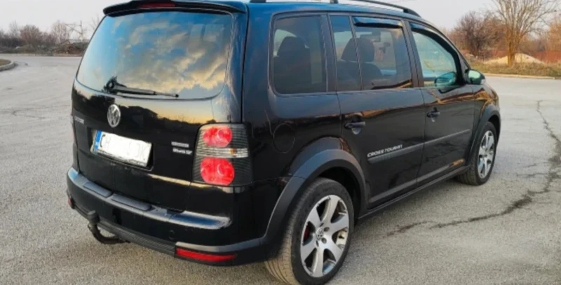 VW Touran Cross , снимка 2 - Автомобили и джипове - 53212982