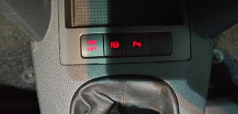 VW Touran Cross , снимка 6 - Автомобили и джипове - 53212982