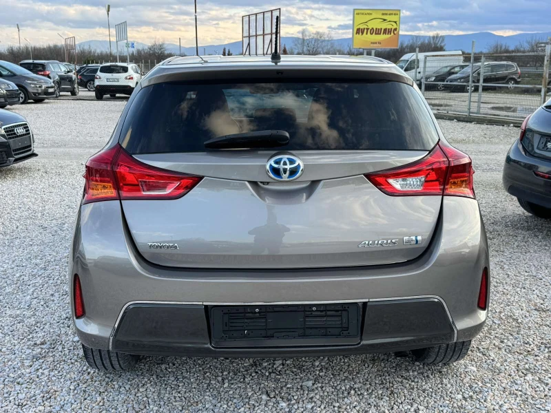 Toyota Auris 1.8HYBRID, снимка 5 - Автомобили и джипове - 53403846