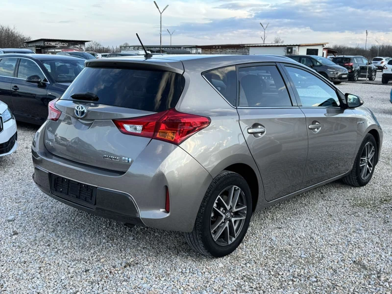 Toyota Auris 1.8HYBRID, снимка 4 - Автомобили и джипове - 53403846
