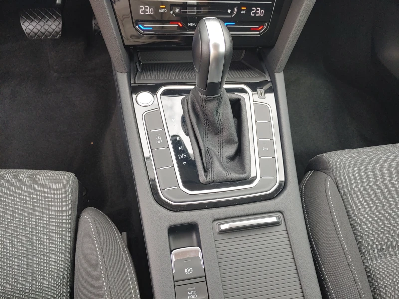 VW Passat 2.0TDI-Изключително запазен!, снимка 13 - Автомобили и джипове - 53523470