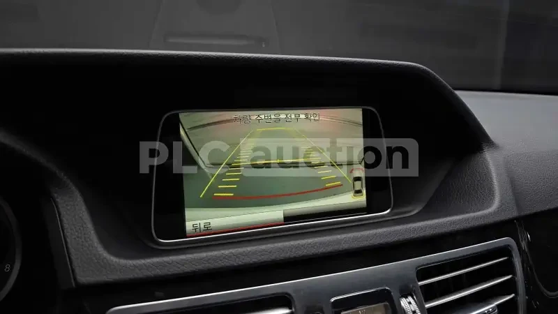 Mercedes-Benz E 350 4matic| ПОДГРЕВ| ПАМЕТ| КАМЕРА| ВКЛ. ТЕХНОТЕСТ, снимка 12 - Автомобили и джипове - 54468361