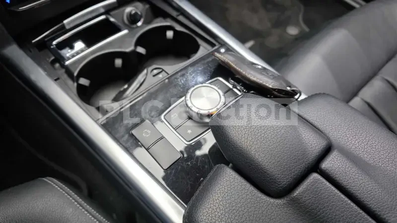 Mercedes-Benz E 350 4matic| ПОДГРЕВ| ПАМЕТ| КАМЕРА| ВКЛ. ТЕХНОТЕСТ, снимка 7 - Автомобили и джипове - 54468361