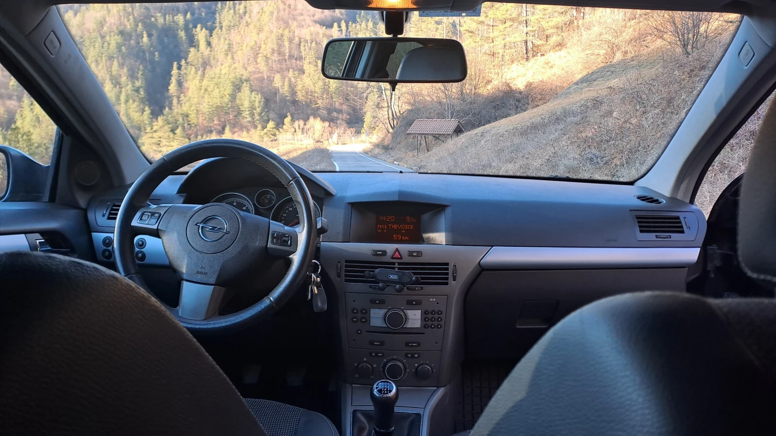 Opel Astra 1.9 120k GTC - изображение 9