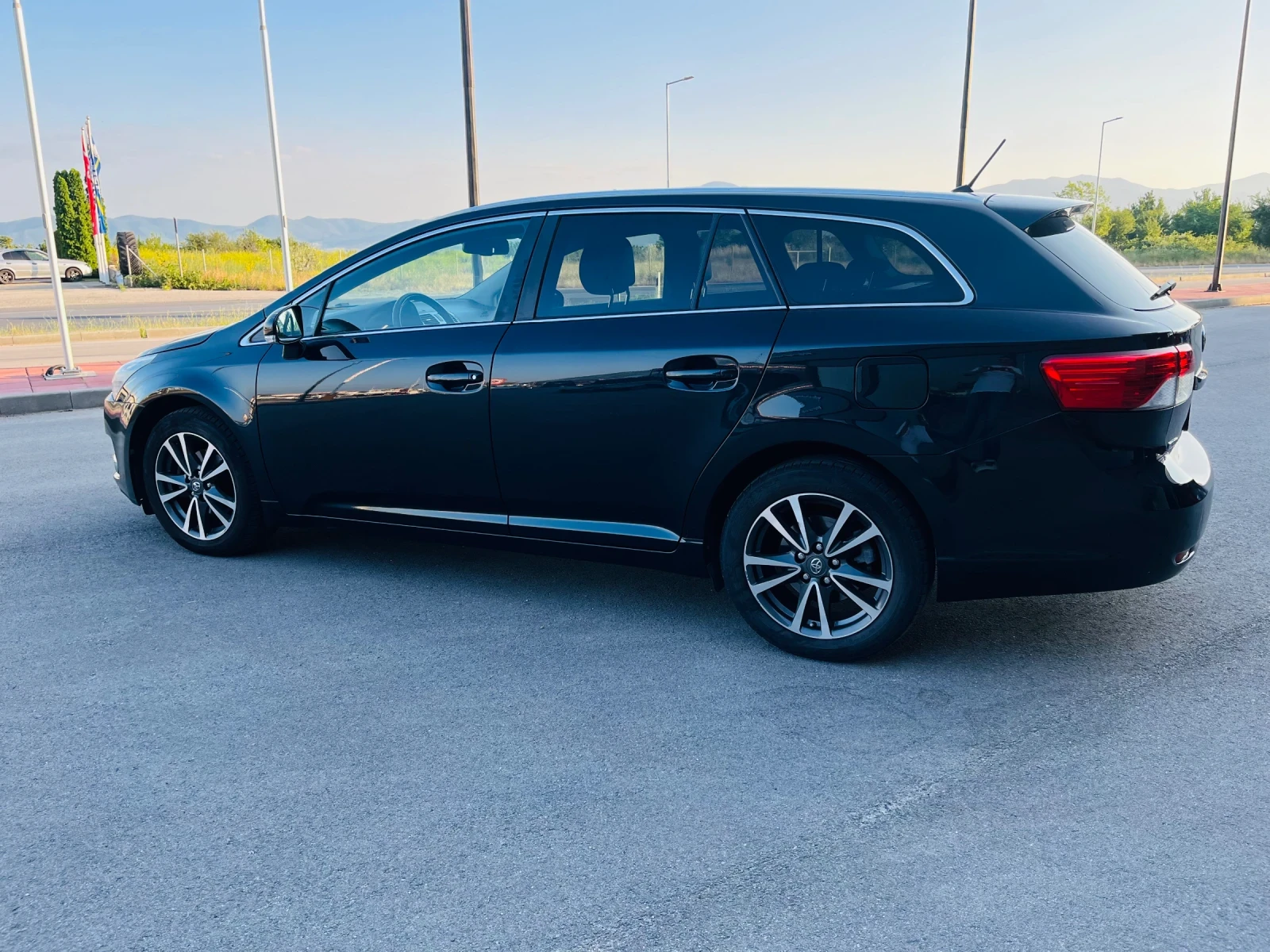 Toyota Avensis 2.0 D-4D-124к.с.;Facelift;КАМЕРА;LED;Navi;139000км - изображение 2