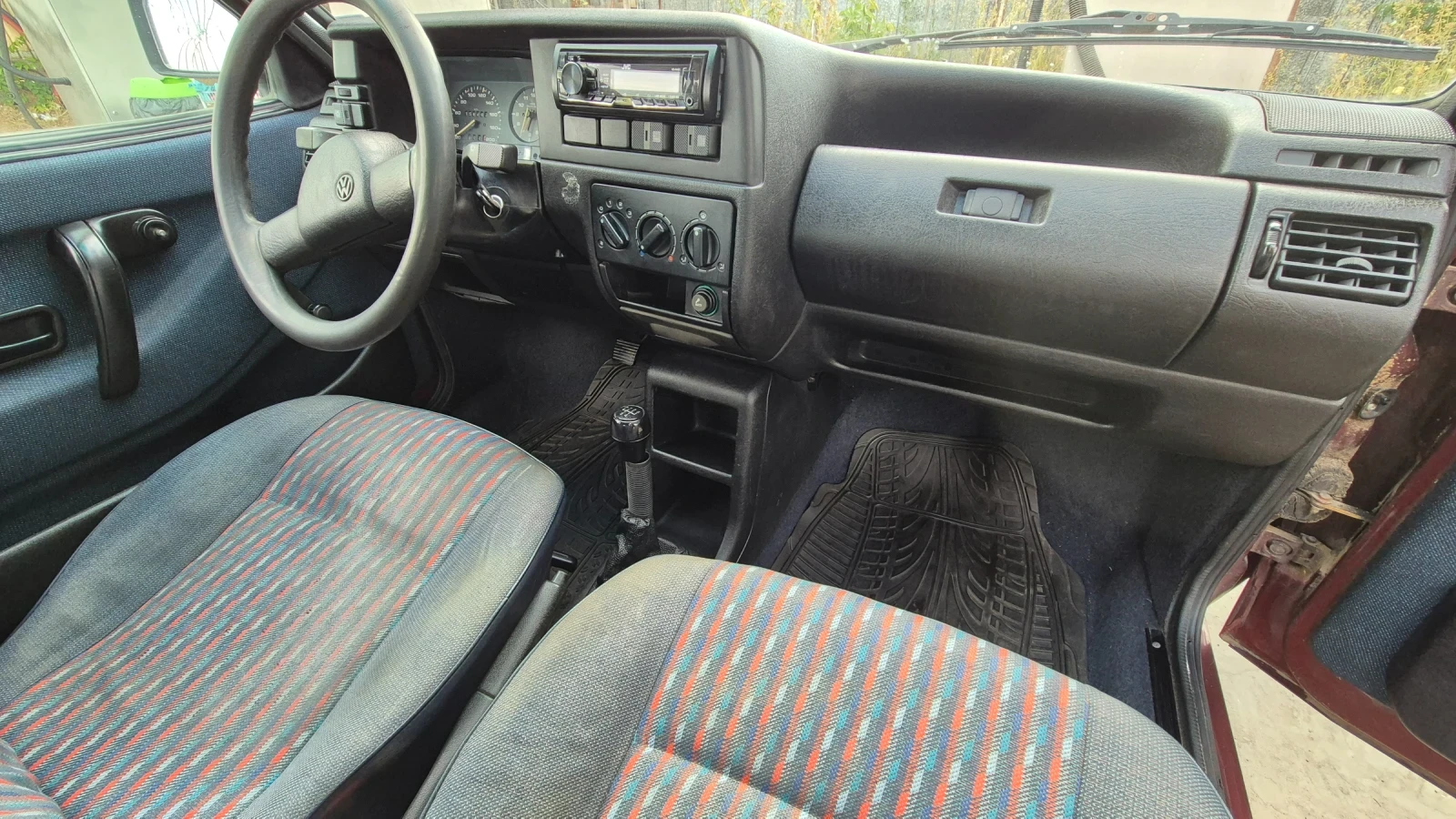 VW Polo 1.0i - изображение 7