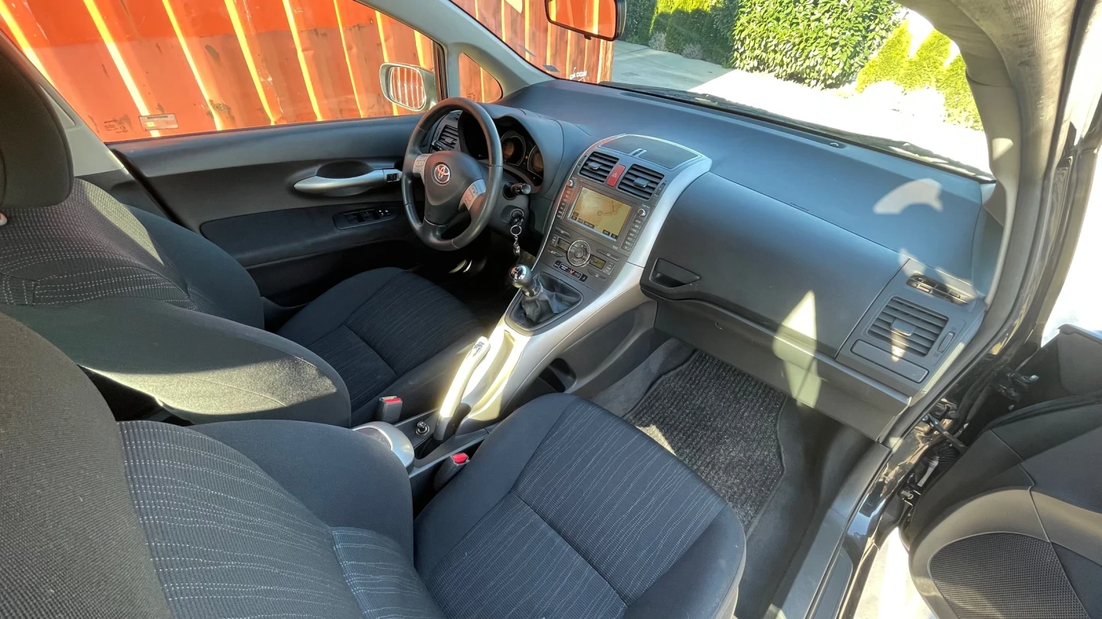 Toyota Auris 1.6 VVT-i 180000km - изображение 8