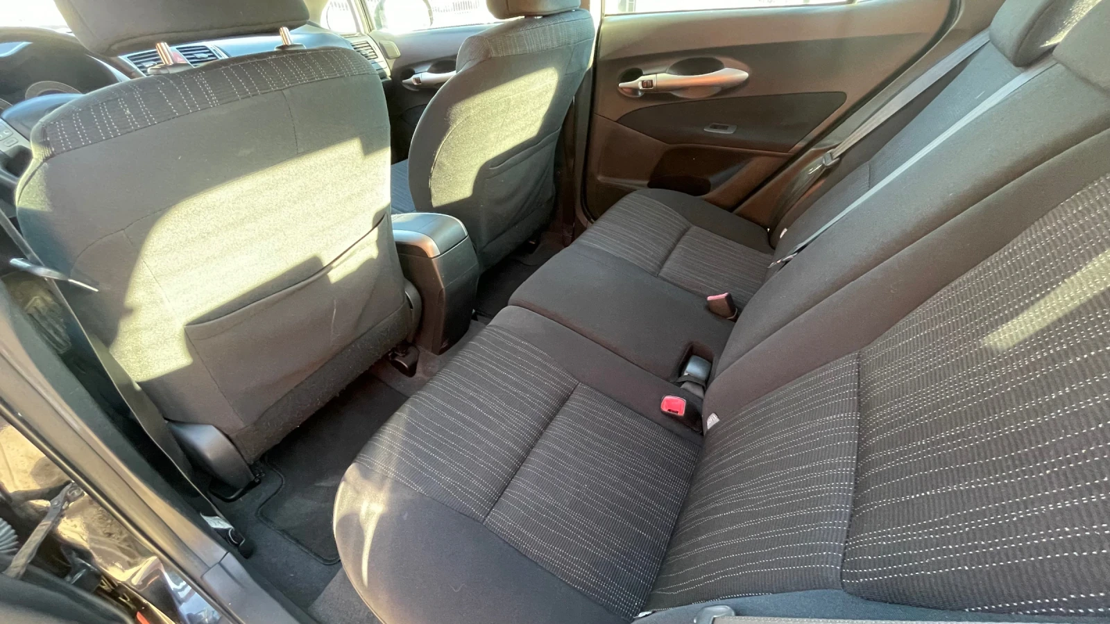 Toyota Auris 1.6 VVT-i 180000km - изображение 10