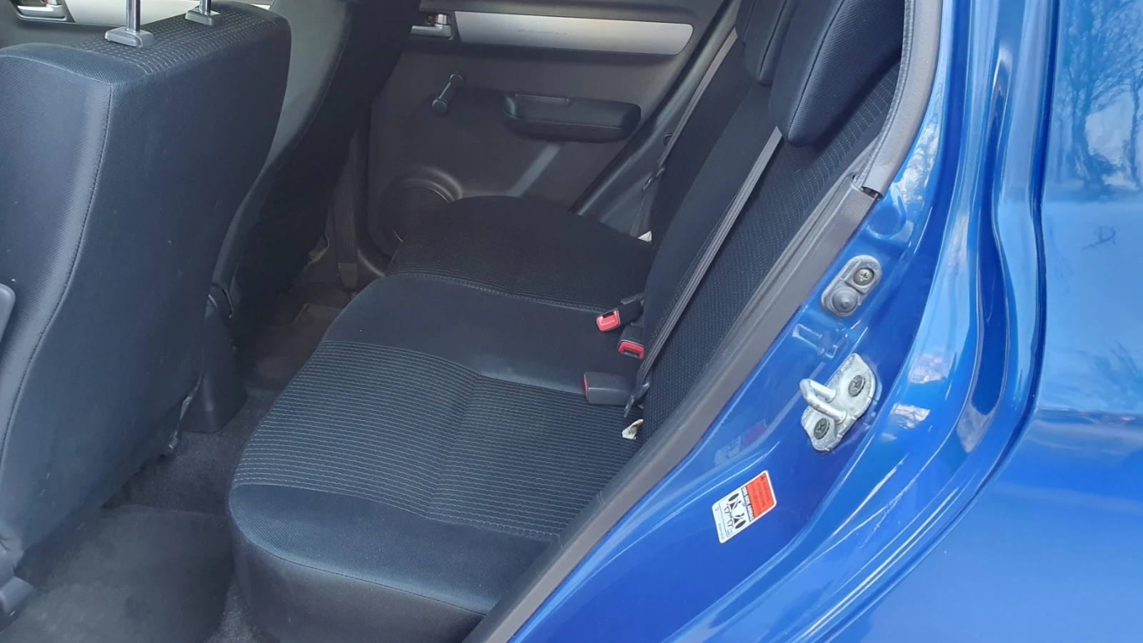 Suzuki Swift 1.3i ��������� 4��. | Mobile.bg � ����������� 13