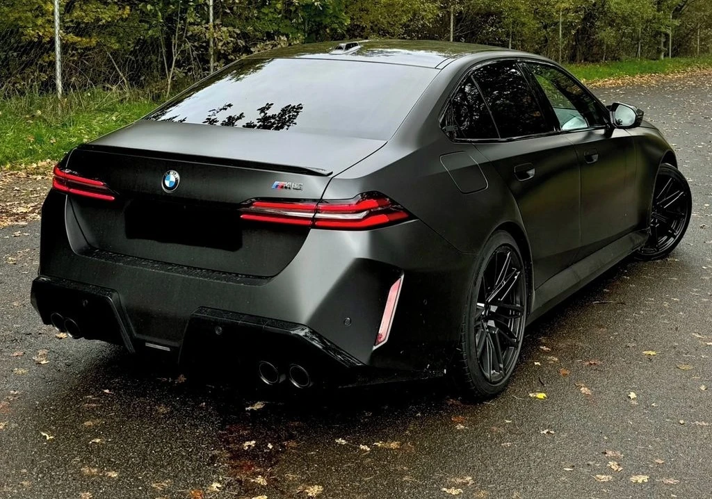 BMW M5 4.4 V8 xDrive - изображение 2